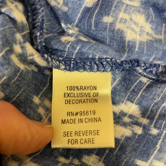 John Paul Richard blue & white short sleeve button down top size medium - Picture 5 of 5